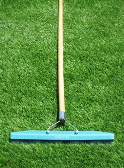 ONE STOP OUTDOOR Outdoor Artificial Turf Grass Rug Cleaning Broom / Carpet Rake (18-Inch Head, 54-Inch Handle) Sweeper For Outdoor Carpet Products