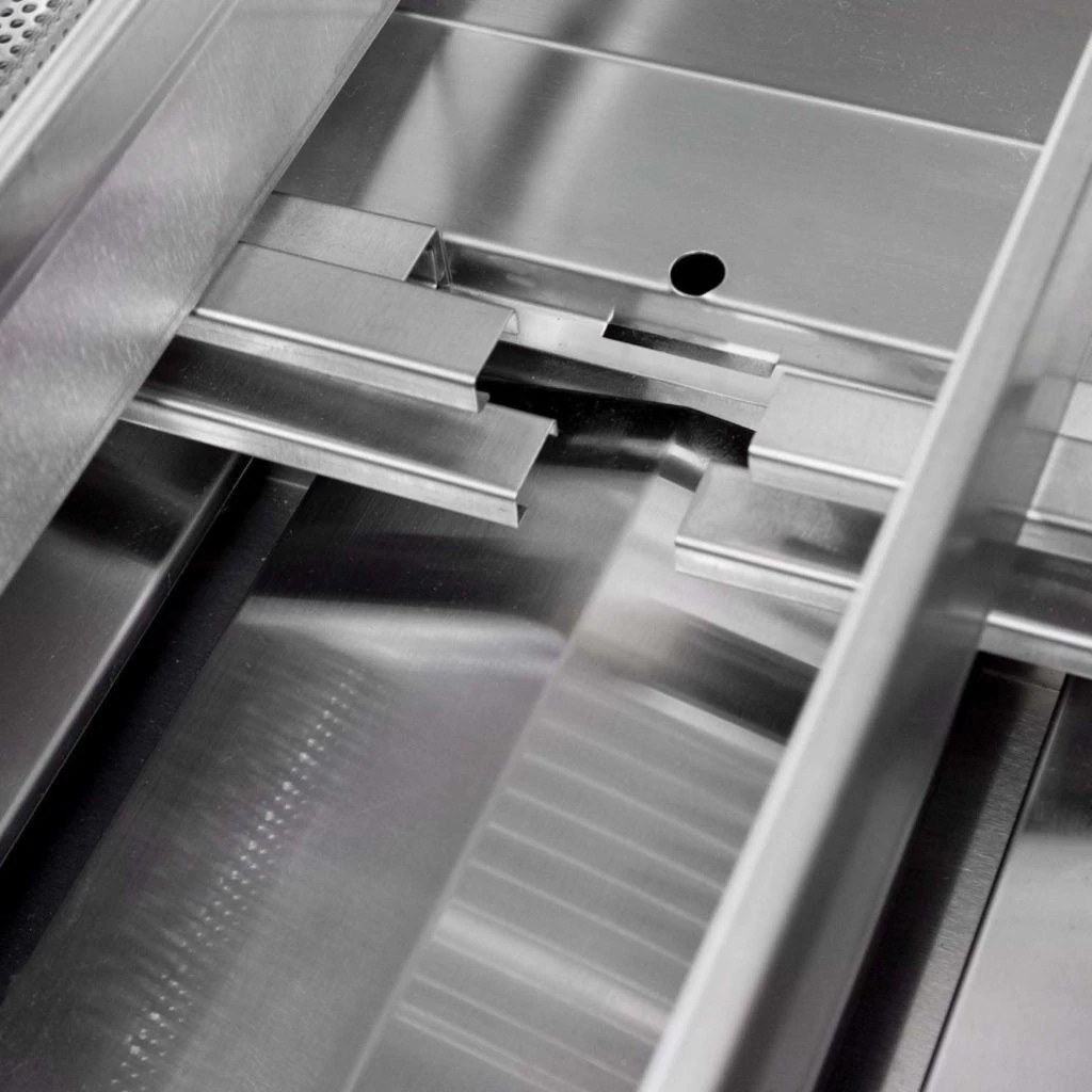 Blaze BLZ-4LTE2-LP/NG 32 Inch 4-Burner LTE Gas Grill With Rear Burner, Built-in Lighting System 12 Blaze BLZ-4LTE2-LP/NG 32 Inch 4-Burner LTE Gas Grill With Rear Burner, Built-in Lighting System