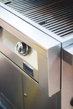 "BUILDER" 30 Built-In Apartment / Commercial Stainless Steel BBQ Grill - Summerset SBG30-NG -onestopoutdoor Sales Builder grill freestanding grate detail 1080x1080